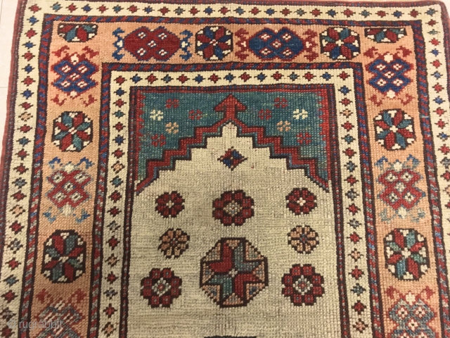 NORDWEST ANTIQUE ANATOLIAN KÜTAHYA PRAYER RUG CM  1.10 x 0,83  epoca 1850/60 circa 
VERY GOOD CONDITION NATURAL COLORS 
            