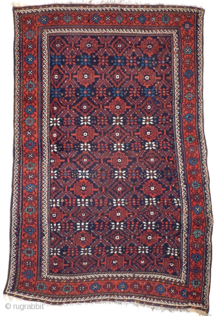 901 Kordi rug, 135/210 cm, Esfarayen area, Khorasan, Northeast Persia, 1st quarter 20th century, interesting design variations, natural colours only, some small restorations, fair pile, cf. Stanzer, Kordi..., 1988, p. 109!
Please take  ...