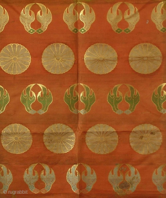Silk temple cloth, Japan, Edo (18th century), cm 215x66. This is an ‘uchishiki’, a cloth of rich silk used to decorate altars in Buddhist temples. The origin of the uchishiki can be  ...