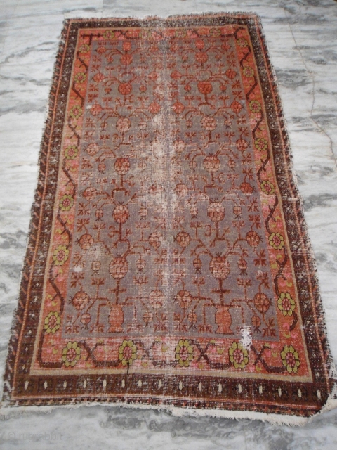 circa 1900s khotan rug
size : 7'x 4' Approx.
worn areas.

worldwide shipping : $ 65                    