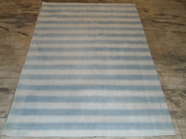 ANTIQUE AGRA BLUE WHITE DHURRIE
4FTX6FT, GOOD CONDITION, NO HOLES, WASHED
FREE WORLDWIDE SHIPPING
                     