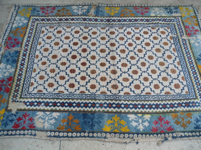 CIRCA 1920s Agra cotton rug , India
                          