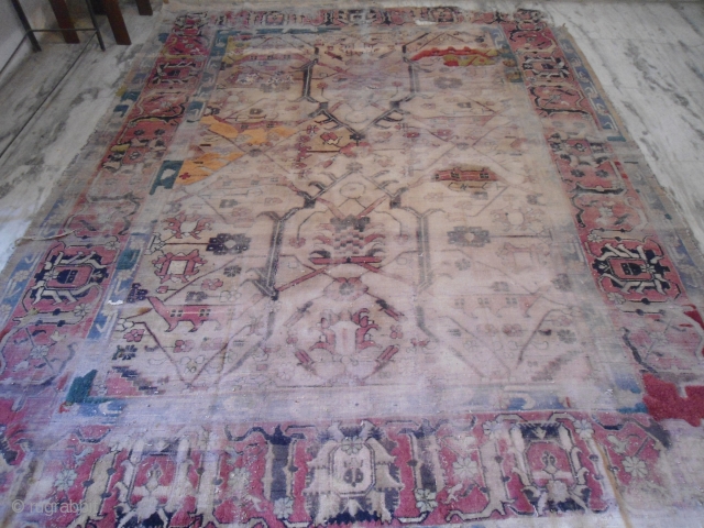 Antique Agra rug
8'.6'' x 11'.2''
worn
worldwide shipping $175                          