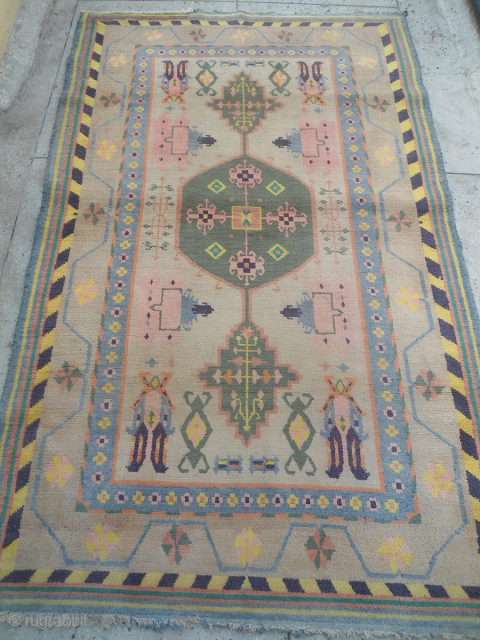 circa 1920s vintage cotton Rug, India
4x7 ft
good condition , nice pile
100 percent cotton
free worldwide shipping