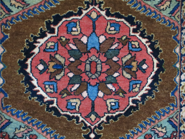 Saruq Cushion cover full pile , natural colors size : 18" X 17.5" - 46 cm X 45 cm vedatkaradag@gmail.com             