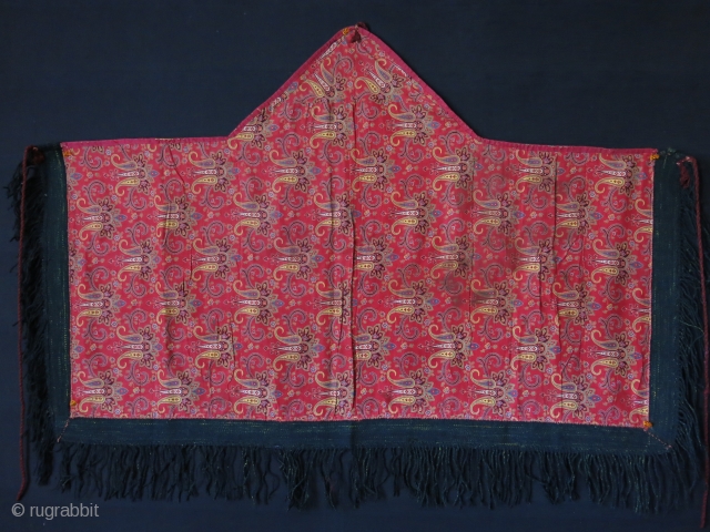 Turkmen 5 corner broadcloth Asmalyk with Russian printed cotton backing. Circa 1900 -1920s
size: 44" X 31" // 112 cm X 79 cm           