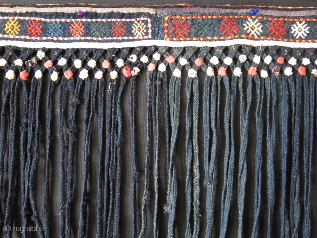 
SHAHSAVAN tribal hand woven and braided wool tassels for tent decoration. The date reads: 1332 and converting to present day over the century. Finely braided and long tassels.Circa: late 19th century
Size: 36″  ...