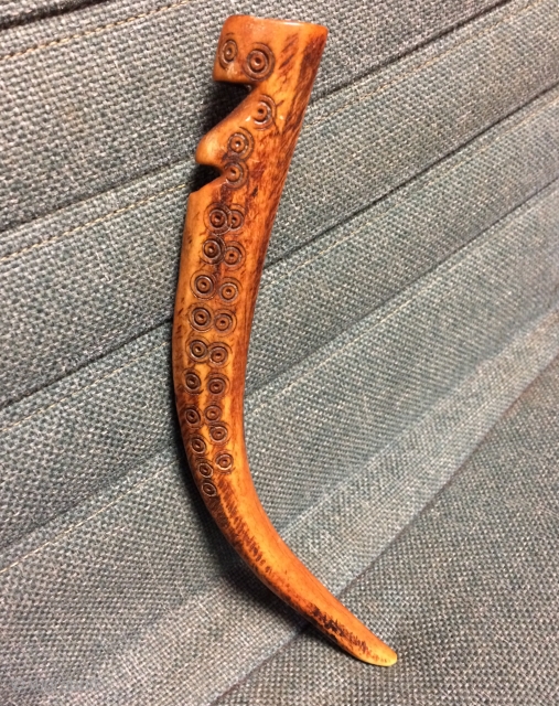 Animal horn l think about goat horn,I don’t know what purpose is made or designed,different an ethnographic piece and I think it's pretty old.         