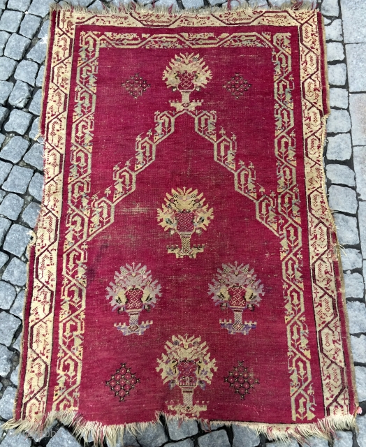 Middle Anatolian carpet size 140x105cm                            
