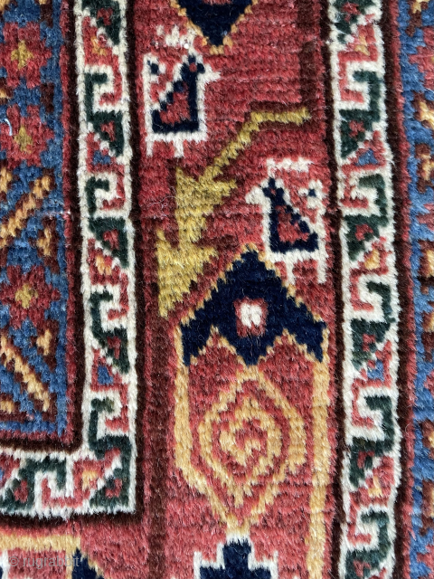 Shiraz khamseh rug size 190x135cm                            