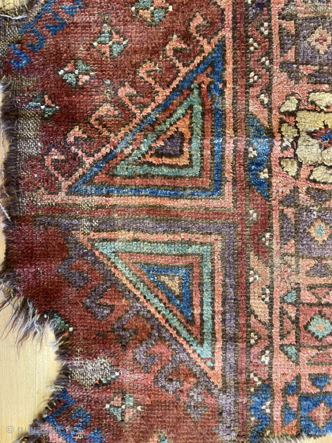 Konya Karapınar early 18.century size 176 x 100 cm
sanli-veysel@hotmail.com