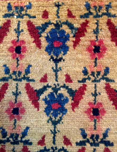 Sine Kurdish Carpet 
Size 98x70cm                            