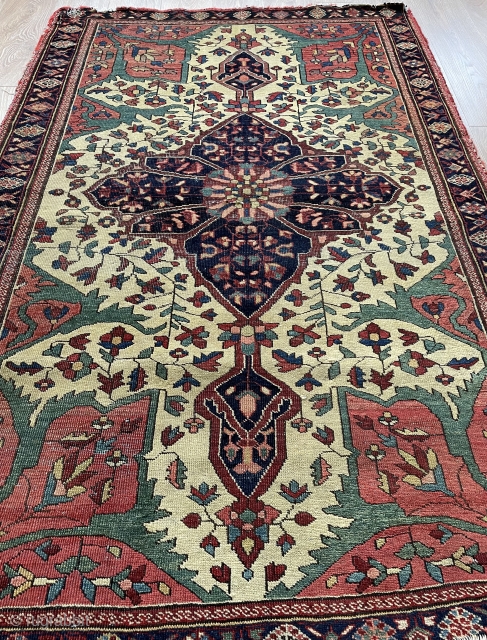 Very cute Ferehan carpet size 150x103cm                           