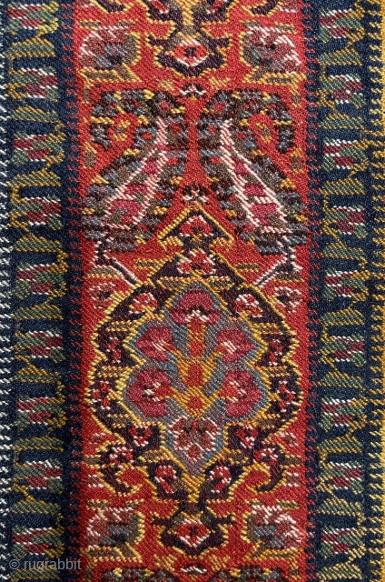 Very old Indian qhasmir textile size 140x120cm                          