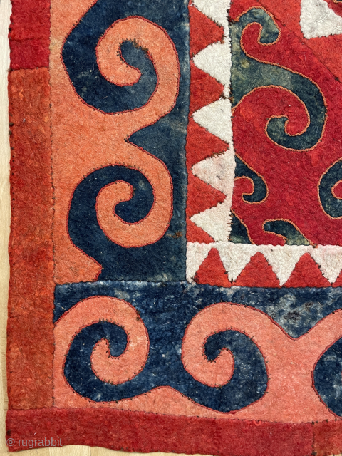 Uzbek felt Size 300 x 150 cm                          