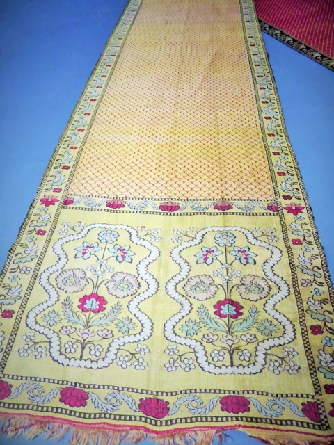 Polish or Persian sash In silk Lampas late 18c early 19c. Excellent condition and colors.
320 cm X 36 cm
More information on http://villa-rosemaine.com/bourse/pieces/ceinture-polonaise-ou-perse-en-lampas-de-soie-broch%C3%A9-fin-xviiie-si%C3%A8cle           