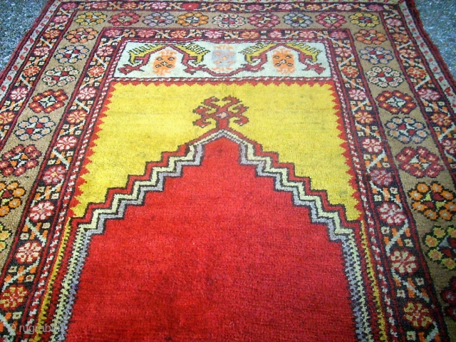 Old Konya prayer rug. Size: 100 x 155 cm. Good condition.                      