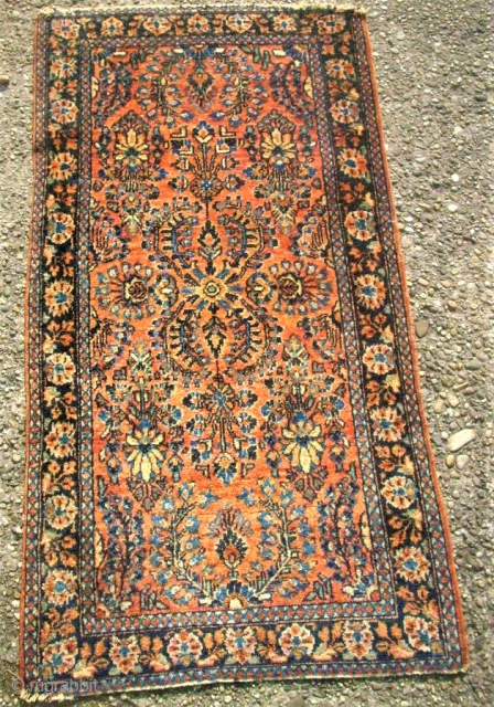 Antique persian Sarough. Size: 59 x 115 cm. Ends open. Very good pile. fine knotting.                  