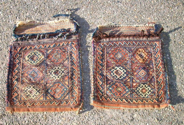 Pair of very old kurdish Quchan sumakh bags. Size: 42 x 43 cm and 45 x 43 cm. Used.              