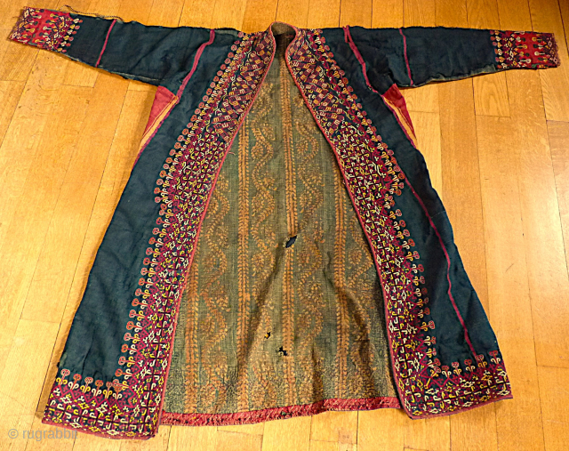 antik Tekke Chirpie. Some small holes. Very fine work.