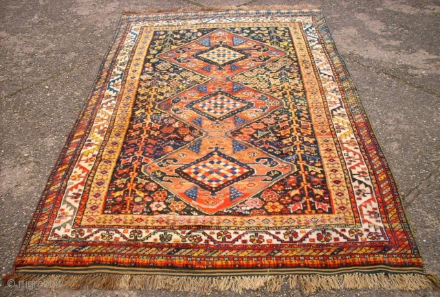Old fantastic southpersian rug, probaply Khamse?. Size: 155 x 247 cm. Very good condition. Full pile. Great colors and special ornamentic.            