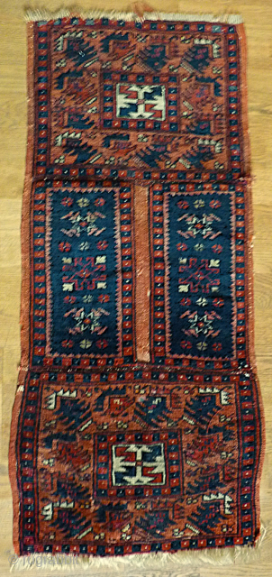 Bergama DB-front. Size: 99 x 42 cm. Used. Very fine knotting.                      