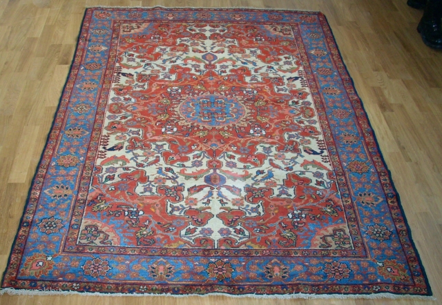 Very old persian Tafresh! Size: 139 x 194 cm. Finest knotting. Excellent wool.                    