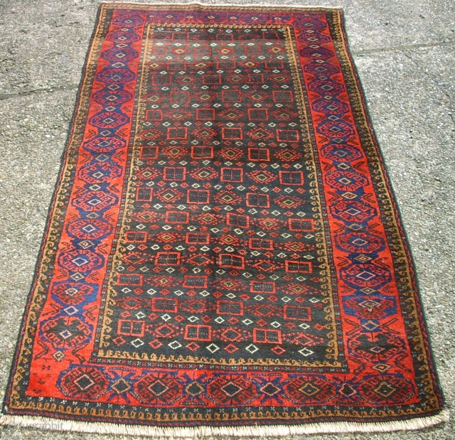 Old nice persian baluch. Size: 100 x 182 cm. Good condition. Fine knotting.                    