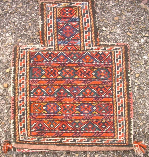 Old kordi Quchan sumakh saltbag. Size: 41 x 54 cm. Very good condition. nice bagside. Shiny colors.                