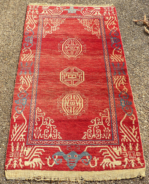 wonderful China rug. Size: 150 x 88 cm. Perfect condidion.