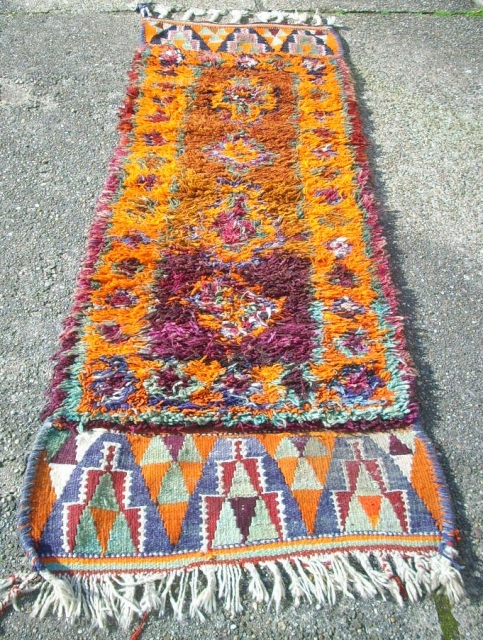 Old anatolian Yatak small runner. Size: 261 x 86 cm. Very good condition. Wonderful kilim ends.                 