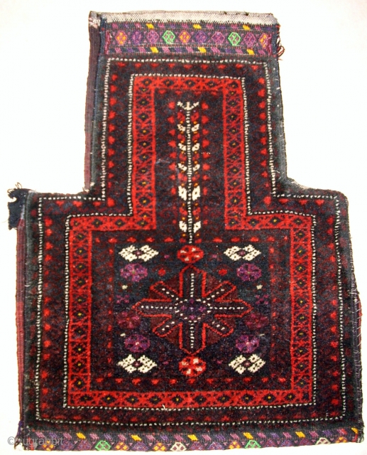 Beautiful Baluch Saltbag! Size: 61 x 48 cm. Good colors and ful pile. Perfect wool. Very good condition.               