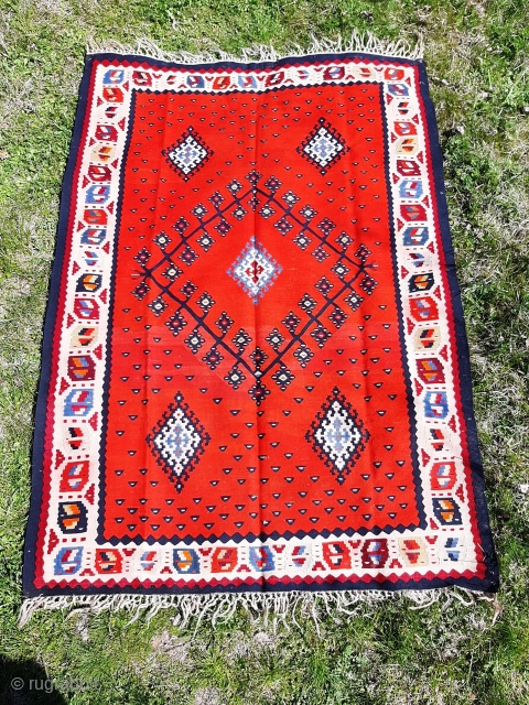 Antique sarkoy kilim, in very good condition. Dimensions 2.0 x 1.5m.
Ask for a price                   