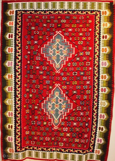 Antique Pirot sarkoy kilim pattern: Francuske bombone, age: very begining of 20th century 
Ask about this
                 