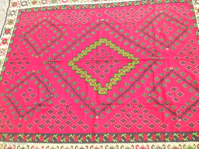 Sarkoy Pirot kilim, measuring about 350 x 300cm, in very good condition.

                     