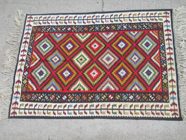 Beautiful, old Şarköy Pirot kilim, measuring approximately 200 x 150 cm, with a pattern Sofre.

                  