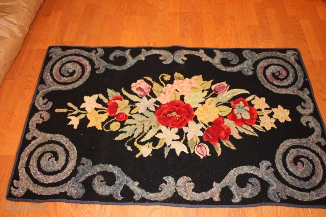 Antique American Hooked rug size  4'-4'' x2'-8''                         