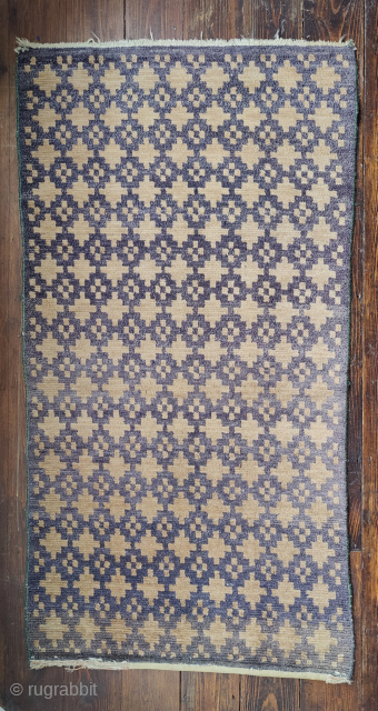 Tibetan geometric rug
"gorkha" crosses design
c1900
150x80cm                            