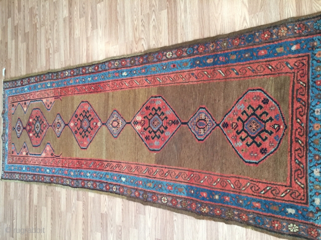 Antique Bakhshayesh 3-2x9-6 Camel hair field
Very good condition everything original no repair.                     