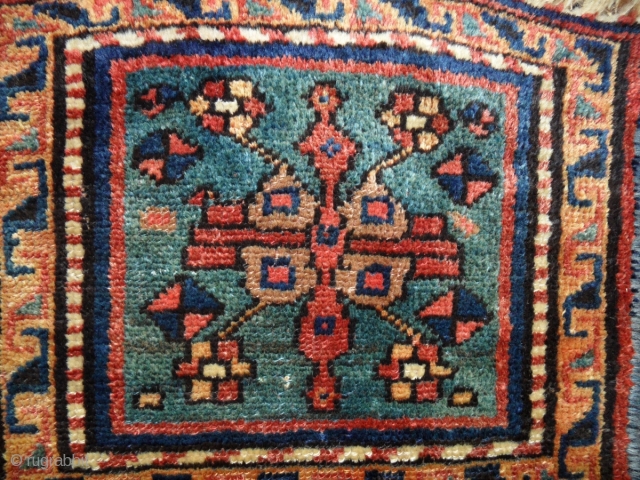 Kurdish bag face. In very good condition. All colours are natural.
Age 1880s. Size 45x40cm                   