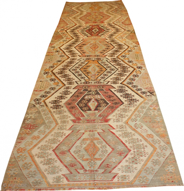 Konya - wool on wool-407x109 cm
80-90 years old                         