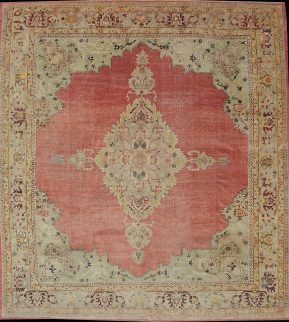 Fine Antique Anatolian Usak Rug.
Size 410x372 cm. Wool on cotton
Age; ca,1880                      