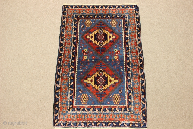 Erivan Rug

size : 113x0,76 cm                            