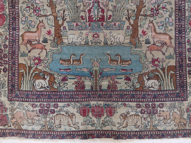 Old and fine Isfahan "vase" rug with a beautiful patina (207 cm x 137 cm)

This rug is full of life, with many animals and plants.
Small amount of repiling, ends secured, needs a  ...