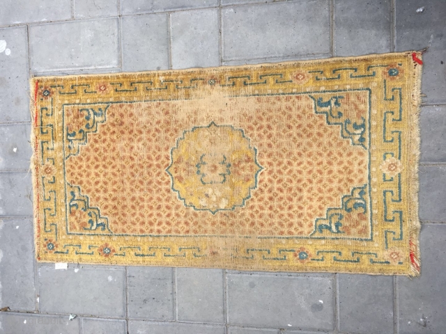 #2080 Ningxia rug, one flowert medalllion , symbolize rich and lucy fortune full of money coin veins. very good age. size  111*57cm (43*22')         