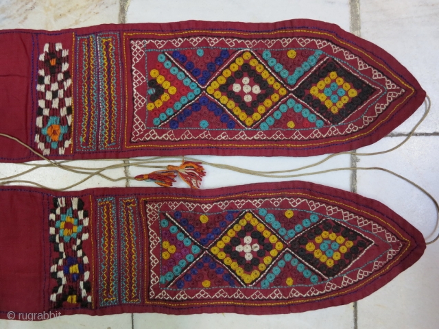 Shahsavan Legging silk embroidery size: 45 x 9 and 45 x 9 cm price:POR
                   
