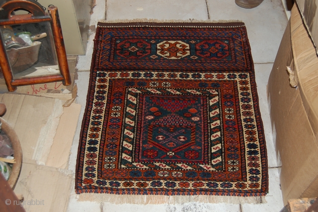 A BEAUTIFUL SAR MAZI BALOUCH IN A VERY GREAT CONDITION. THE SIZE IS 69 X 85 CM. FOR MORE INFORMATIONS PLEASE CONTACT ME          