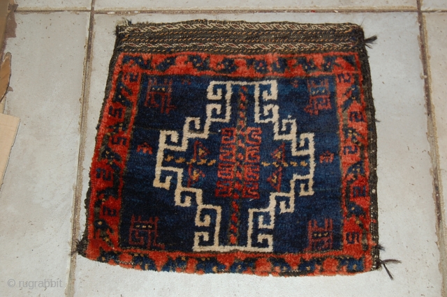 a beautiful torbha balouch in a very goood condition. the size is 30 x 32 cm. for more informations, please contact me           