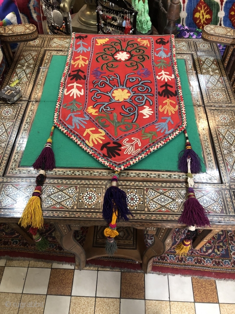 Beautiful Lakai from Uzbekistan 19th century

it is in a very good condition

The size is 62 x 37.50 cm

for more informations and pictures, kindly contact me        