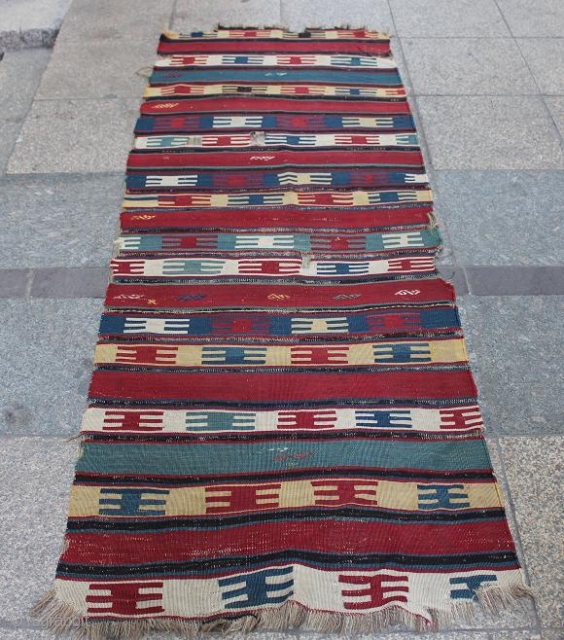 Caucasian Georgia Kilim
size: 82 x 218 cm                          